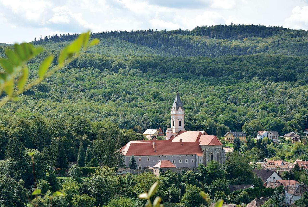 Vadaszkurt Panzio Es Etterem Ödenburg Exterior foto