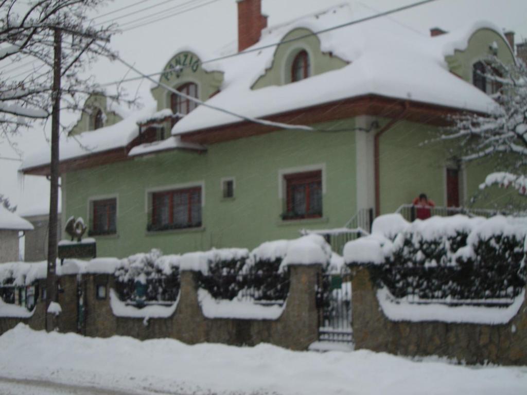 Vadaszkurt Panzio Es Etterem Ödenburg Exterior foto