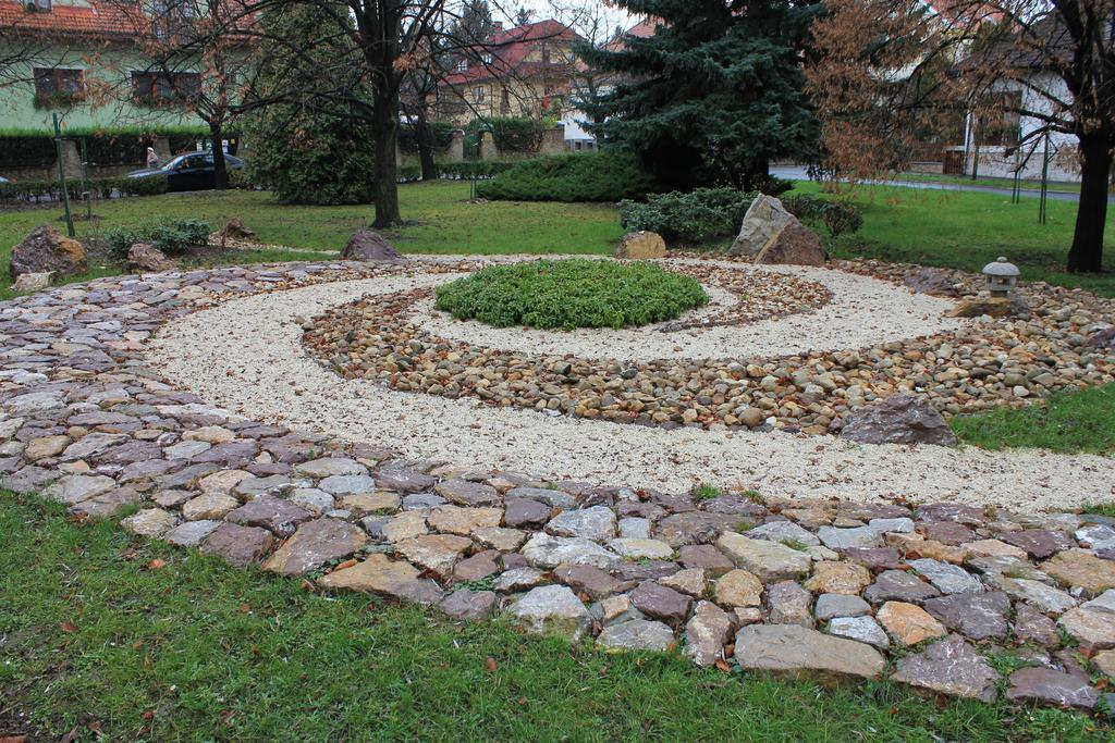 Vadaszkurt Panzio Es Etterem Ödenburg Exterior foto